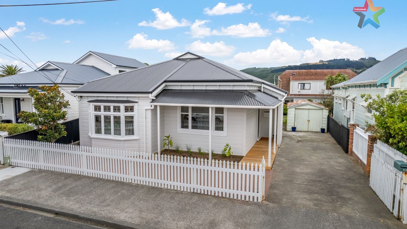 11 Bay Street, Petone, Lower Hutt - Carousel 1