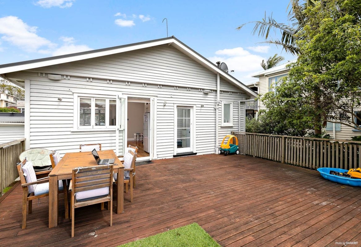 67 Kiwi Road, Point Chevalier, Auckland - Carousel 2