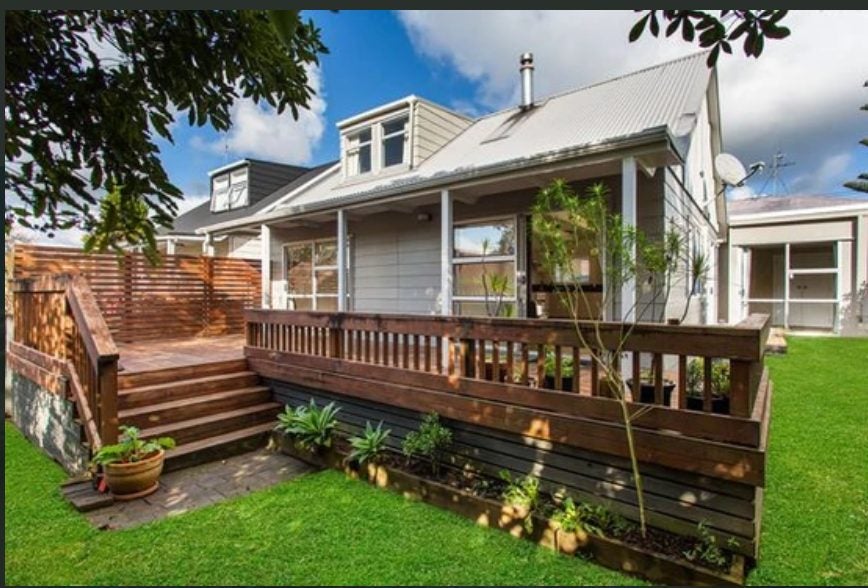 17A Tawa Crescent, Manurewa, Auckland - Carousel 1