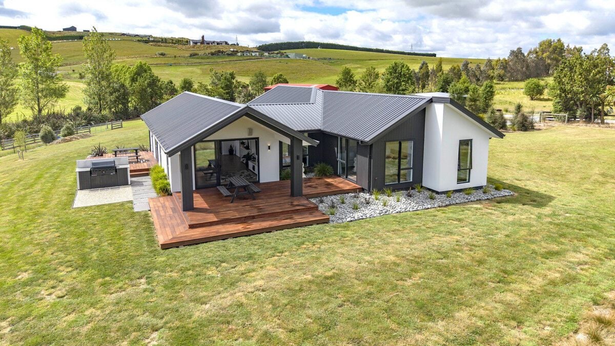 27 Mairangi Lane, Starvation Hill, Oxford - Carousel 1