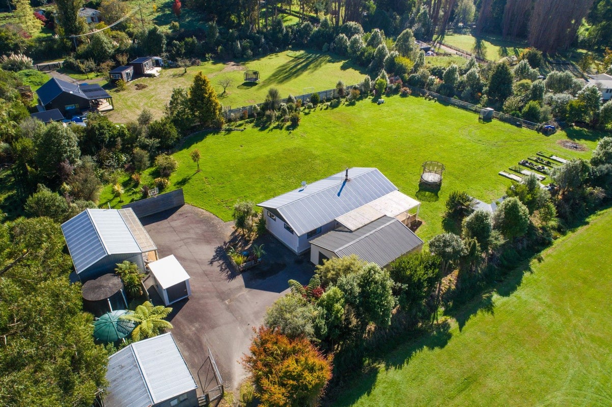 5 Kaka Street, Pohangina, Ashhurst - Carousel 1
