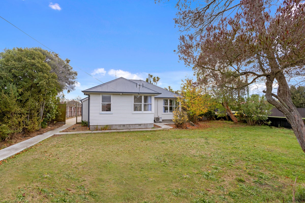 121 Rowses Road, Aranui, Christchurch - Carousel 1