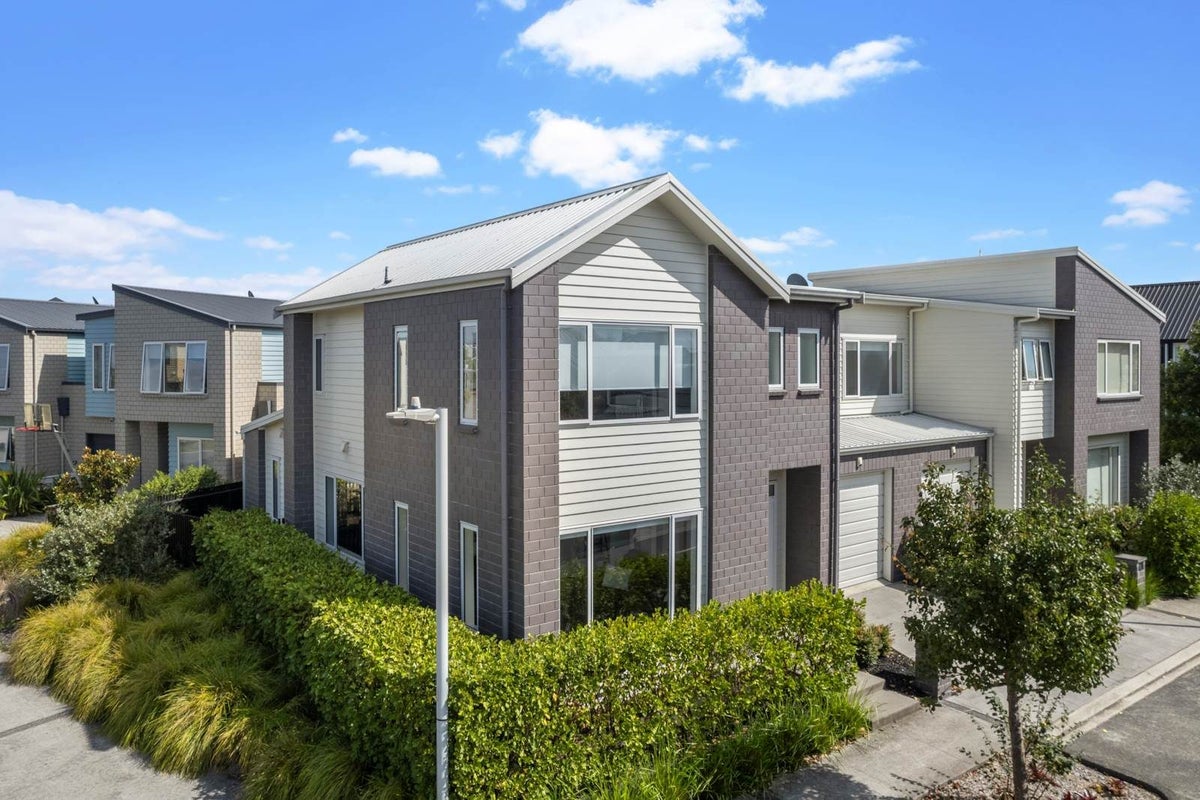 15 Poaka Road, Hobsonville, Waitakere City, Auckland - Carousel 1