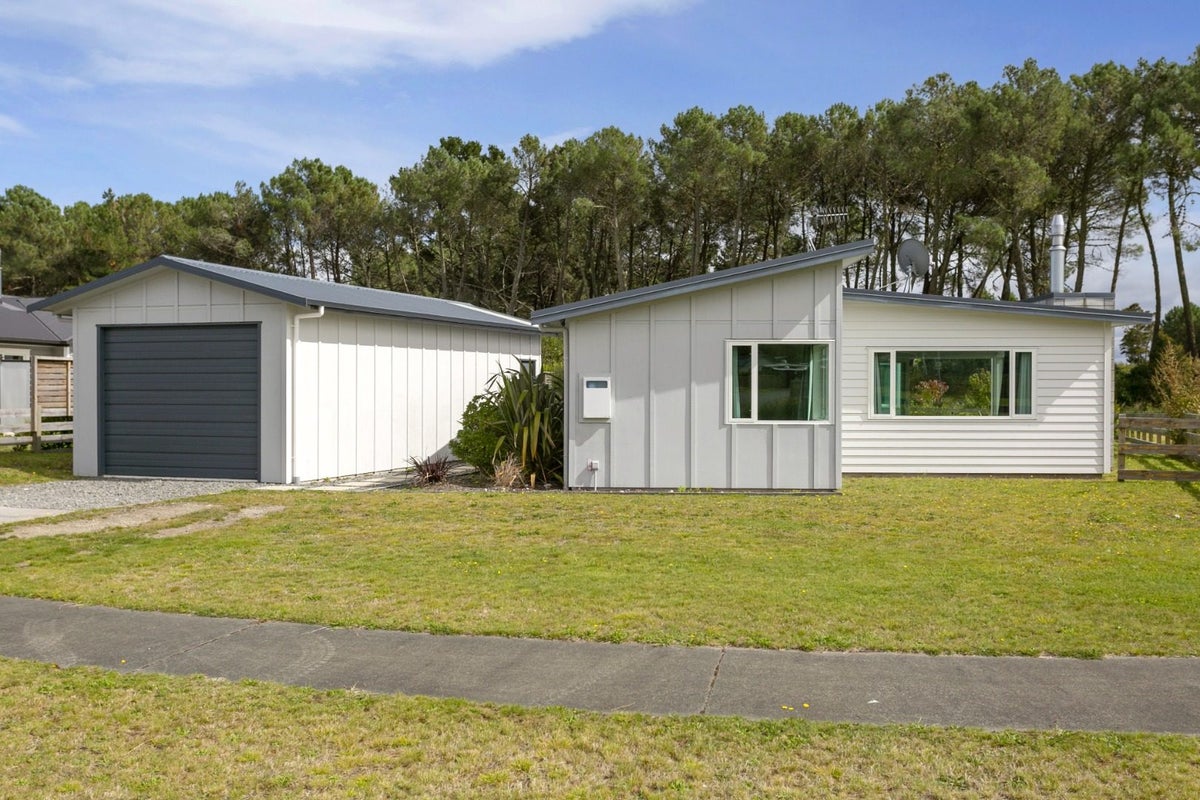 64 John Norrie Place, Motuoapa, Turangi - Carousel 1
