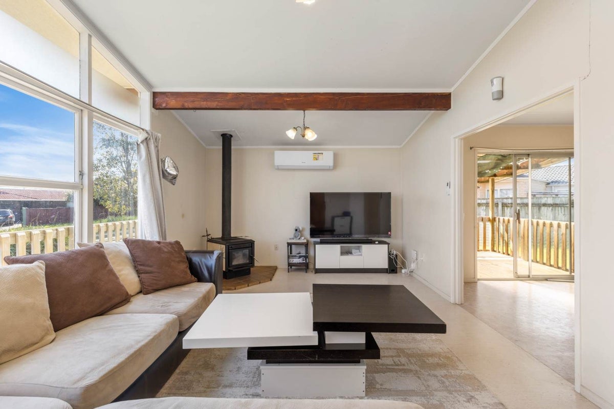 69 Priestley Drive, Bucklands Beach, Auckland - Carousel 2