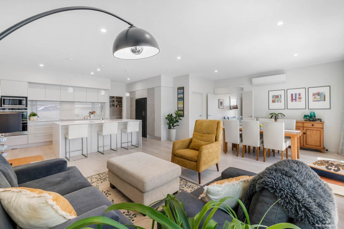 6 Kaiawa Street, Beachlands, Auckland - Carousel 1