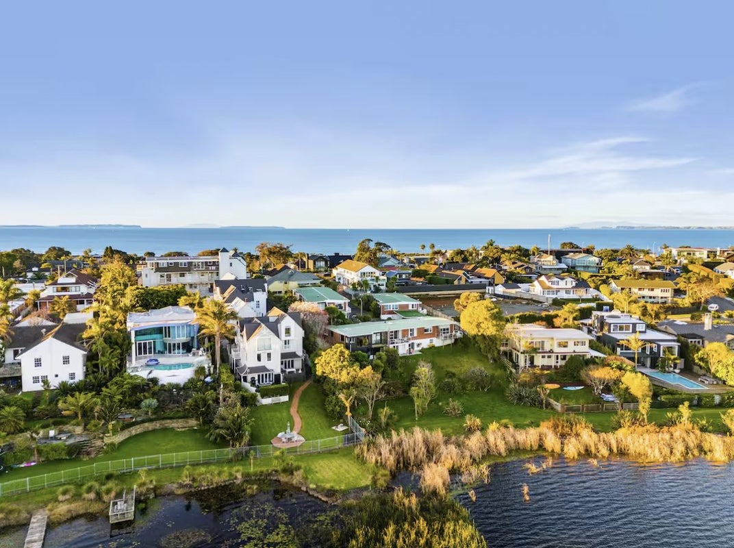 1/38 Kitchener Road, Milford, Auckland - Carousel 2