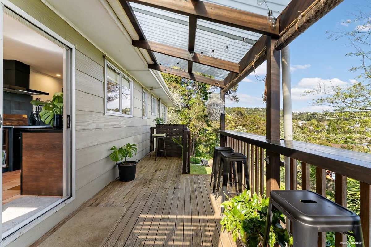 49A Konini Road, Titirangi, Auckland - Carousel 1