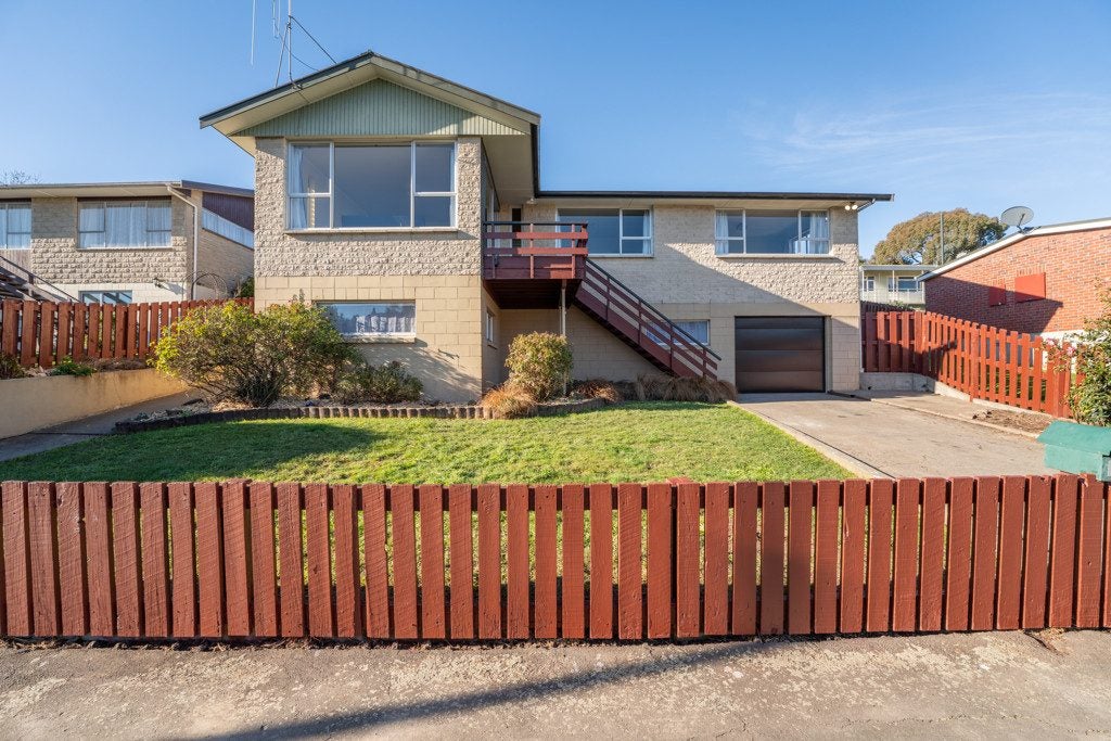13 Clyde Carr Crescent, Waimataitai, Timaru - Carousel 1