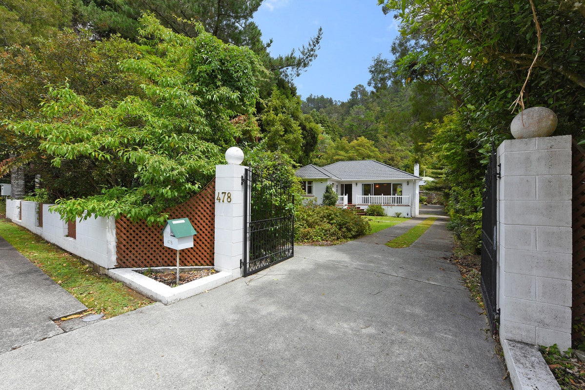 478 Stokes Valley Road, Stokes Valley, Lower Hutt - Carousel 1