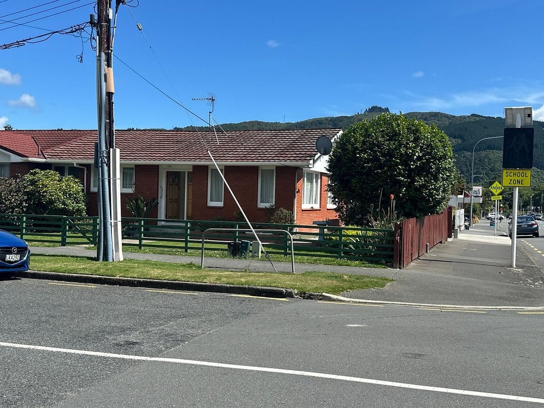 1/38 Whitemans Road, Silverstream, Upper Hutt - Carousel 2