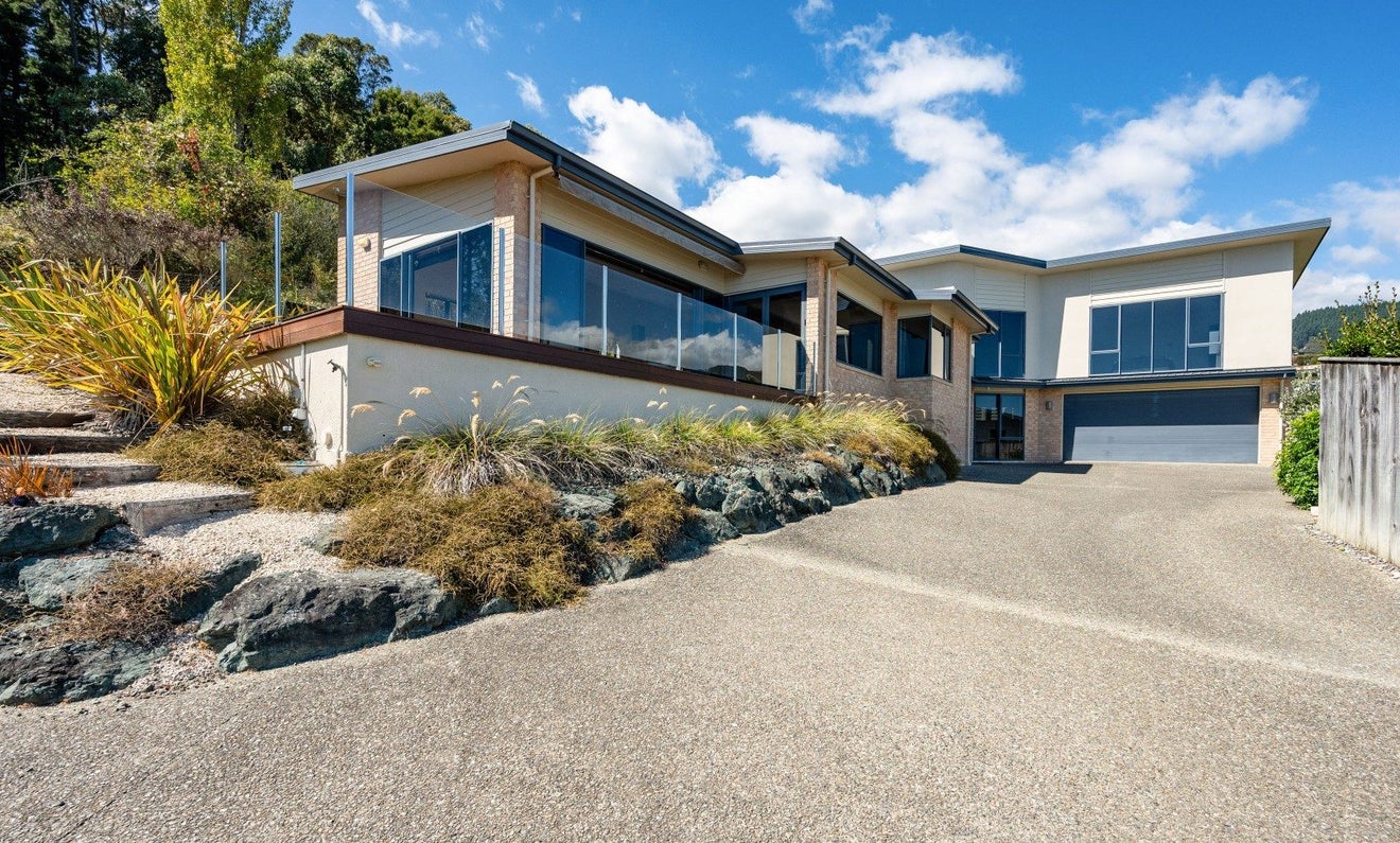 11 Rainbow Drive, Atawhai, Nelson - Carousel 2