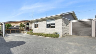 319B Cambridge Road, Hillcrest, Hamilton - Carousel 1