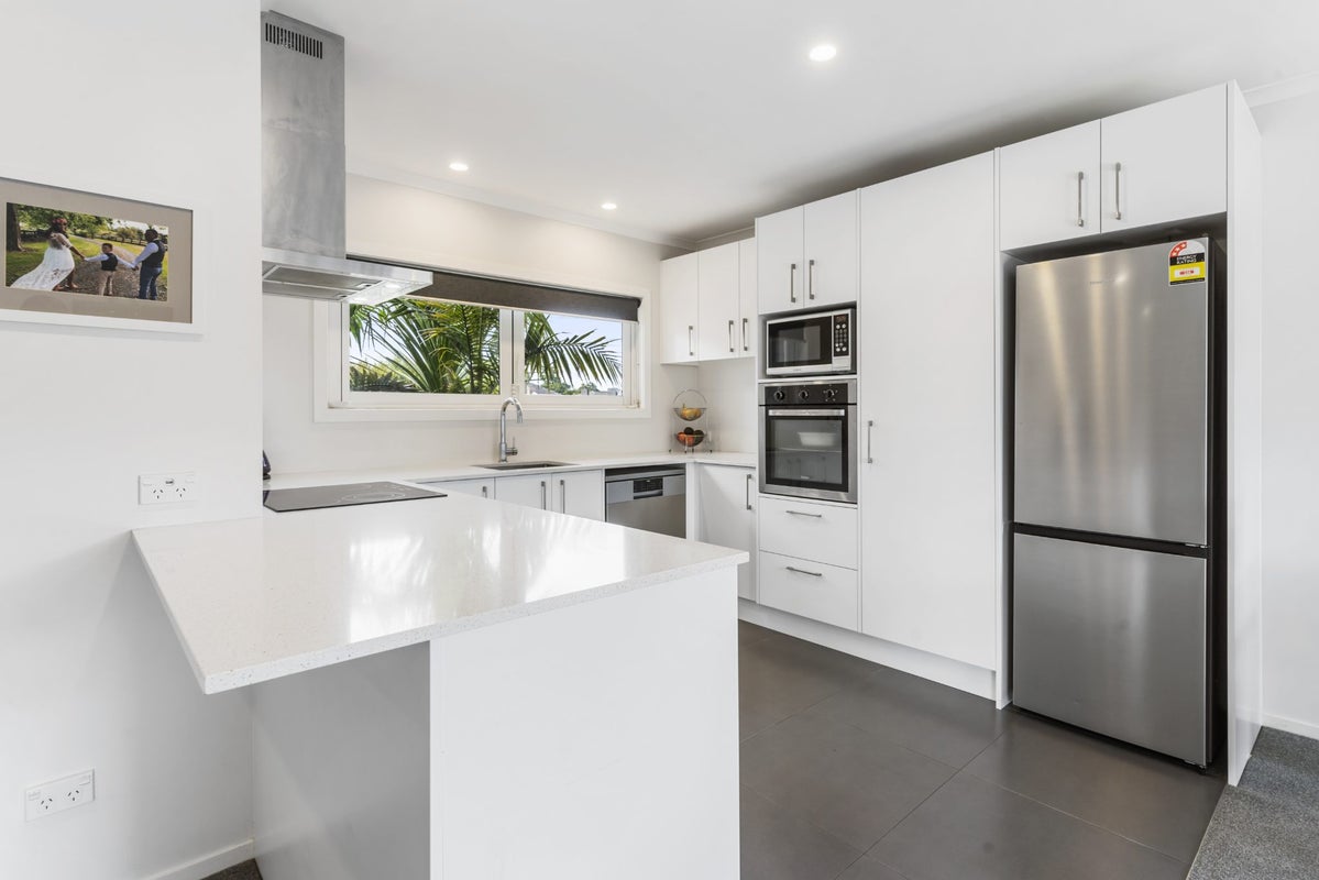 1/13 Edmund Hillary Avenue, Papakura, Papakura - Carousel 2