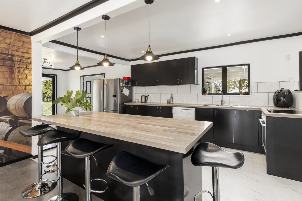 4684 State Highway 63, Blenheim - Carousel 2