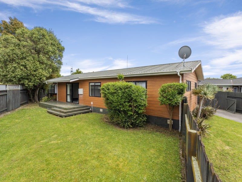 12 Delta Place, Milson, Palmerston North - Carousel 1
