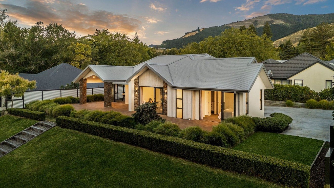 5 Greenfield Lane, Stoke, Nelson - Carousel 1