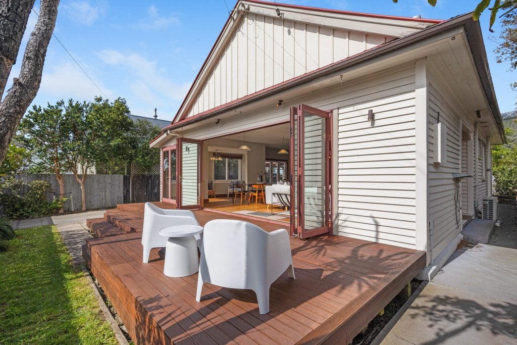 23 Hardwicke Street, Sumner, Christchurch - Carousel 1