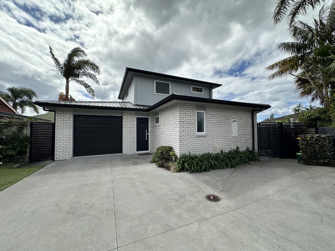 41A Bayfair Drive, Mount Maunganui - Carousel 1