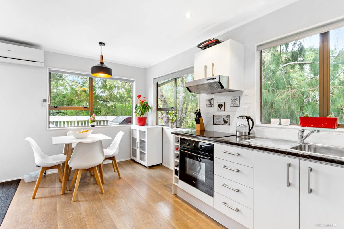 2/241 Rangatira Road, Beach Haven, Auckland - Carousel 2