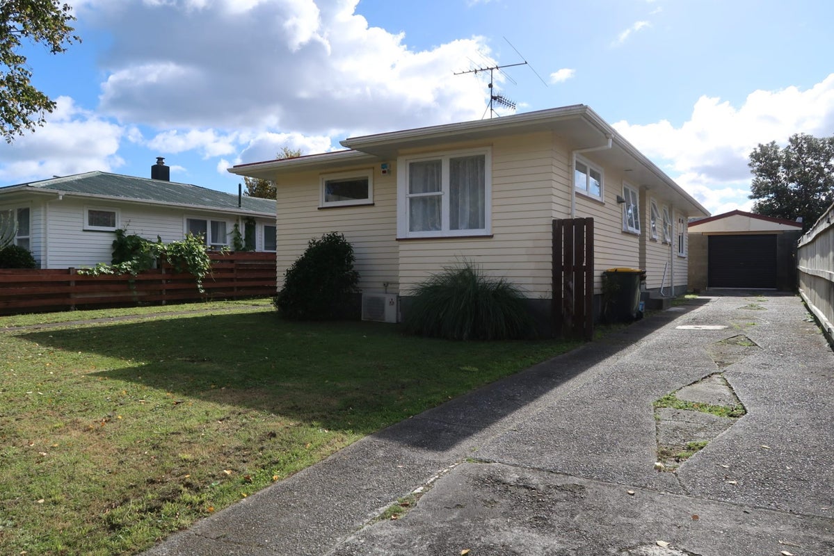 63 Parkway, Wainuiomata, Lower Hutt - Carousel 1