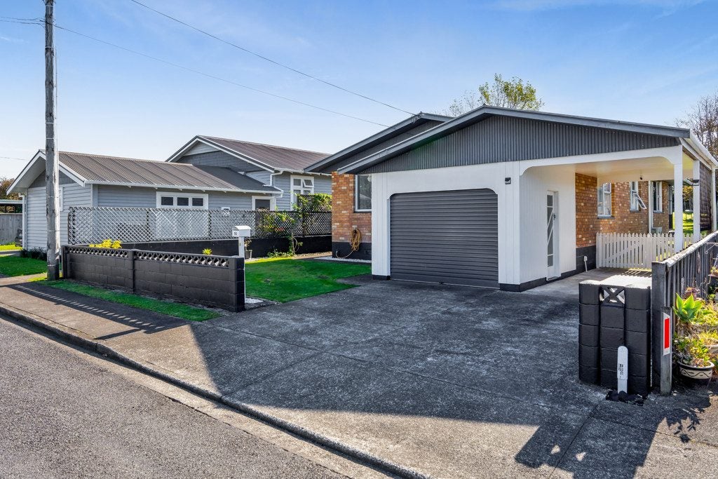 16 Walsh Road, Westown, New Plymouth - Carousel 2