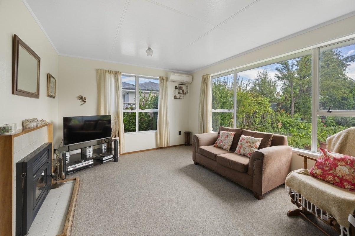 50 Robinson Crescent, Tamatea, Napier - Carousel 2