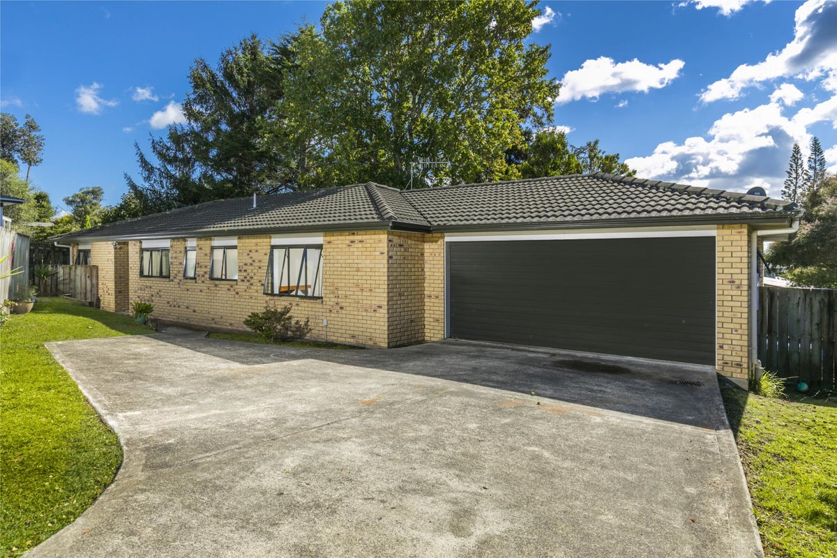 18 Illana Place, Ranui, Auckland - Carousel 1