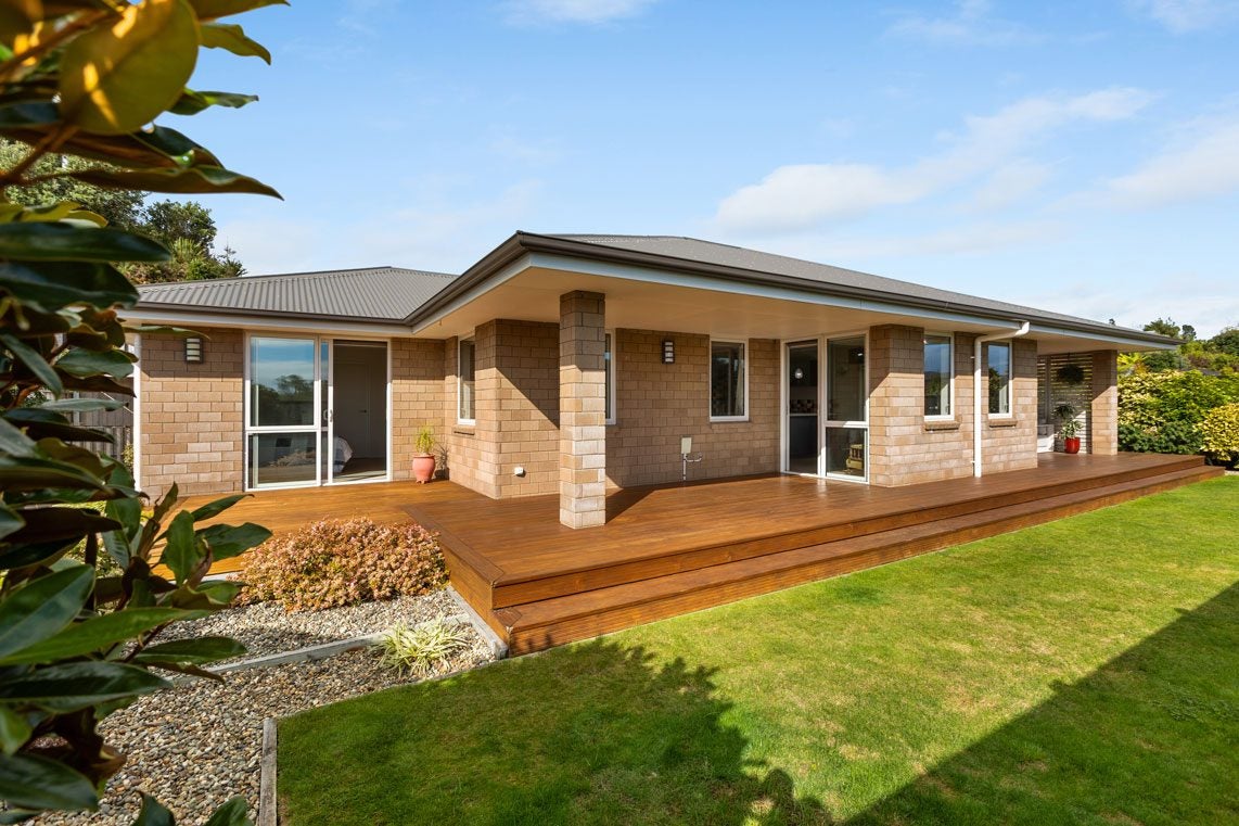 86 Karamea Street, Whalers Gate, New Plymouth - Carousel 2
