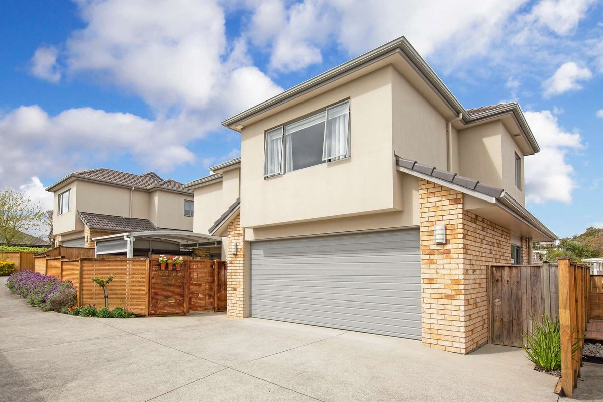46A Rodney Street, Howick, Auckland - Carousel 1