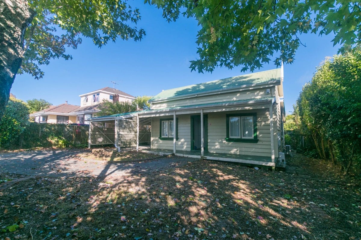 15 Bollard Avenue, New Windsor, Auckland - Carousel 16