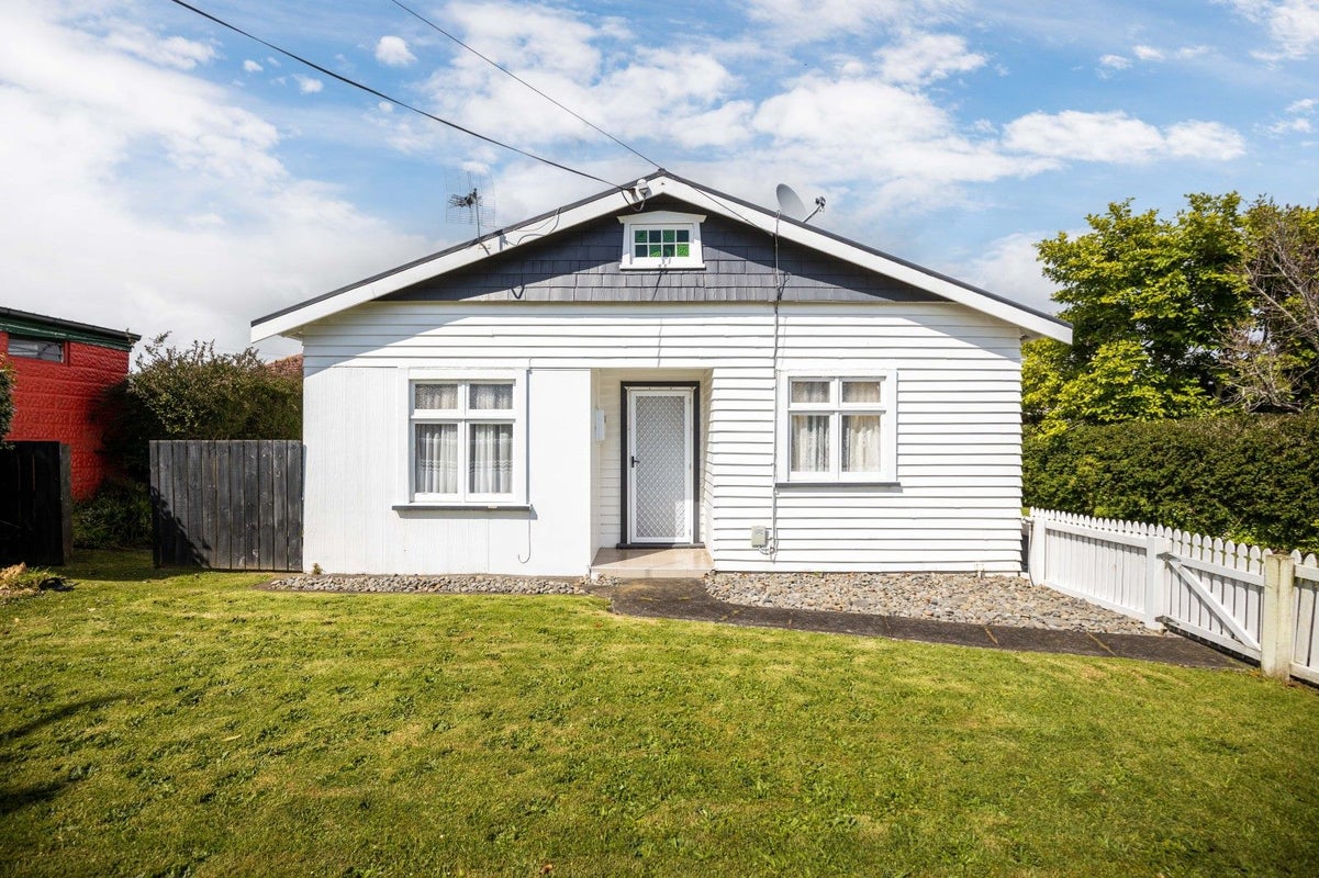 63 Omata Road, Marfell, New Plymouth - Carousel 1