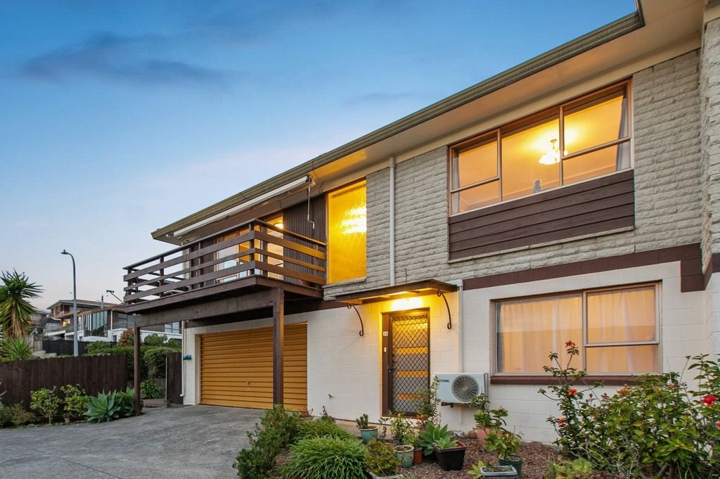 34 Stranolar Drive, Mount Roskill, Auckland - Carousel 1