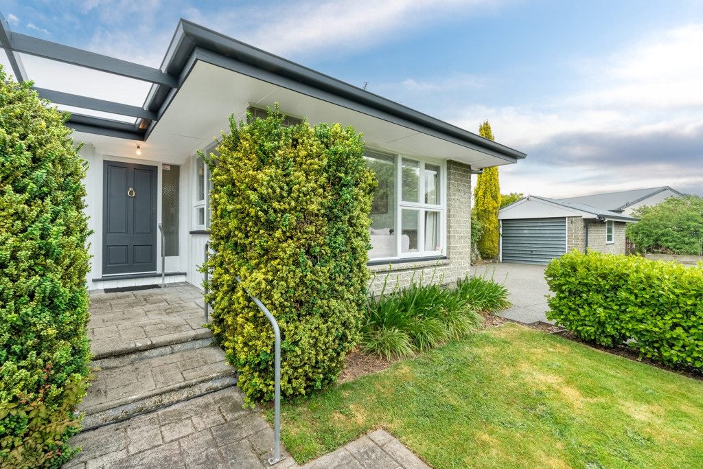 40 Bourne Crescent, Papanui, Christchurch - Carousel 1