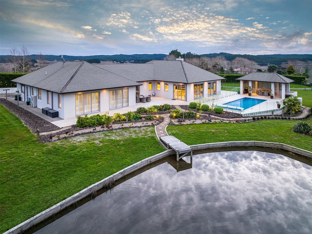 471 Coatesville-Riverhead Highway, Albany - Carousel 1