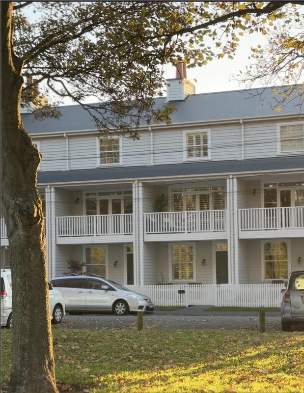 4/11 Bunyan Street, Waltham, Christchurch - Carousel 1