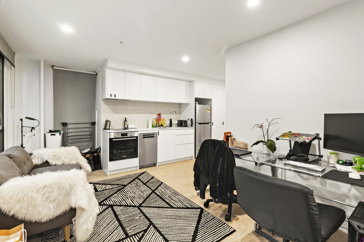 105/10A Alpha Street, Te Aro, Wellington - Carousel 1
