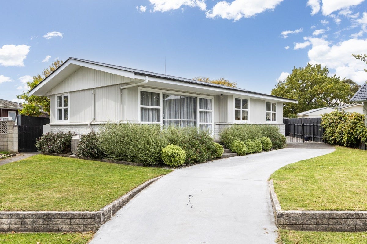 8 Salisbury Avenue, Tamatea, Napier - Carousel 1