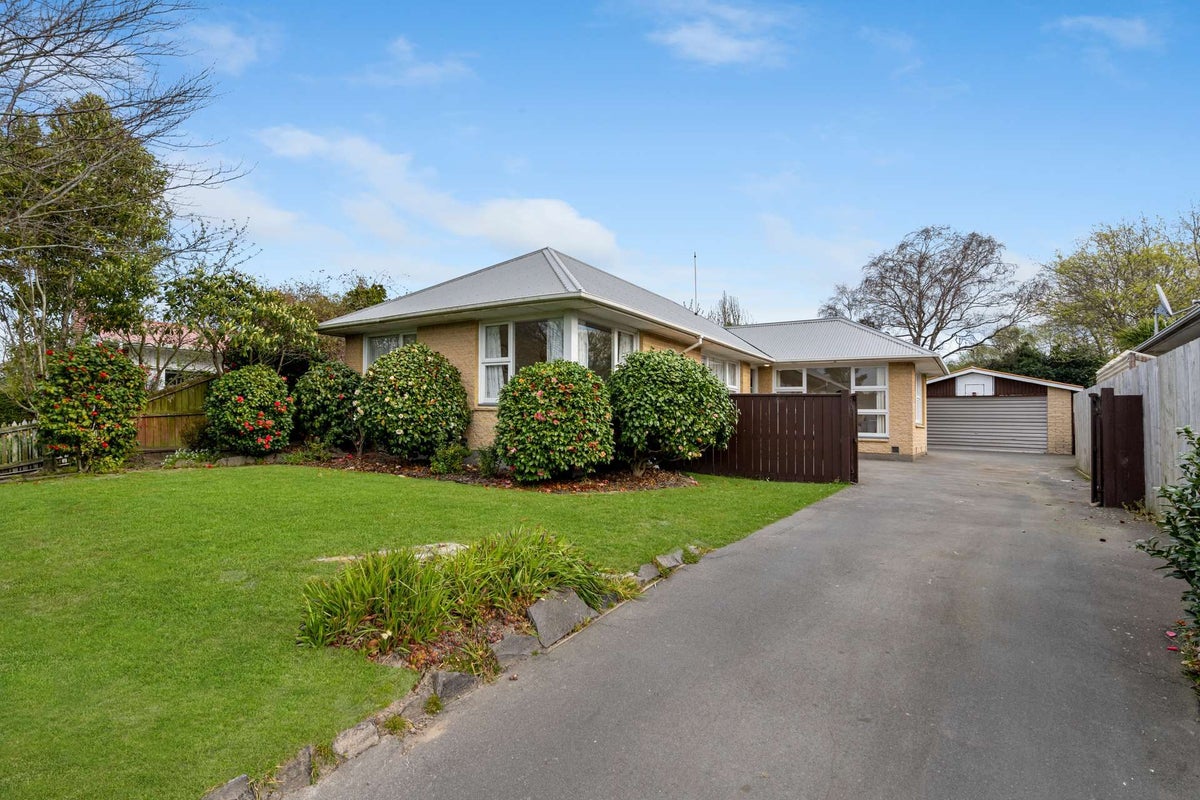 126 Warren Crescent, Hillmorton, Christchurch - Carousel 1