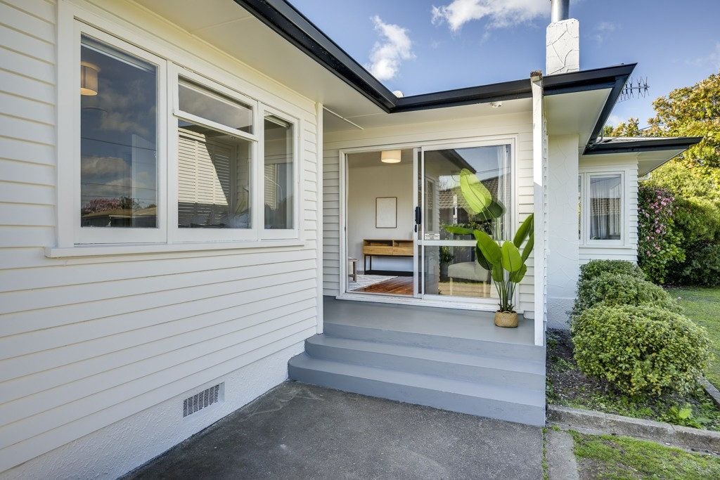 1 Palmerston Road, Havelock North, Havelock North - Carousel 15