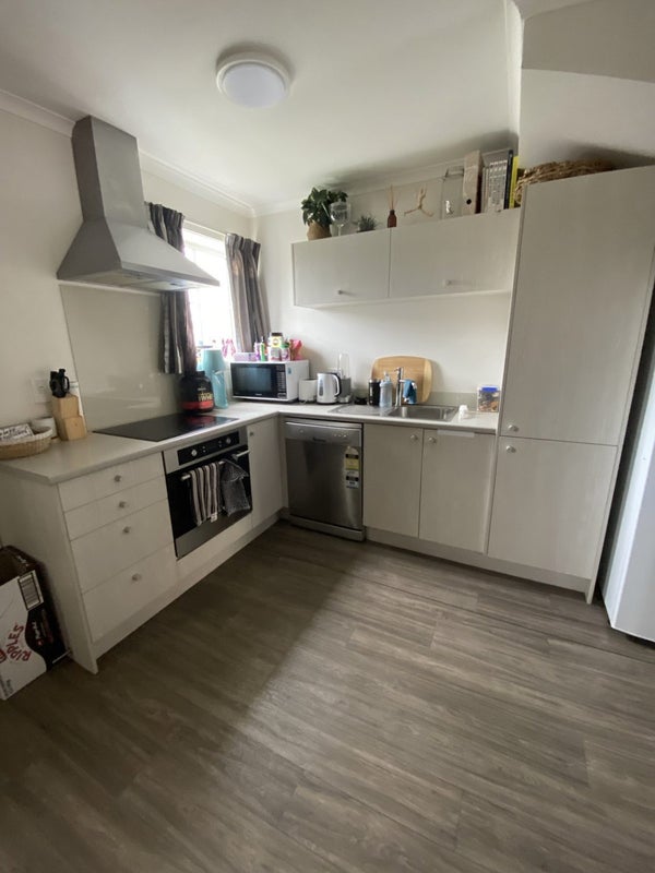 5 Chiefs Court, Hamilton East, Hamilton - Carousel 2