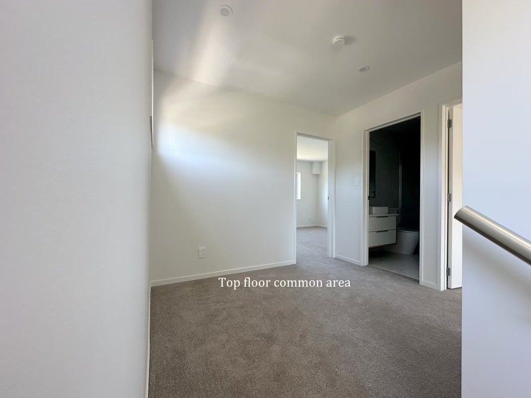15C Blenheim Street, Glenfield, Auckland - Carousel 2