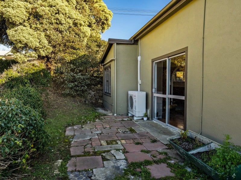 32 Avon Street, South Hill, Oamaru - Carousel 24