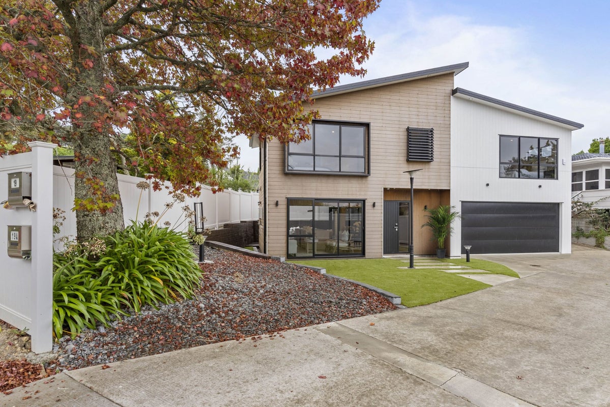 19A Arosa Place, Forrest Hill, Auckland - Carousel 2