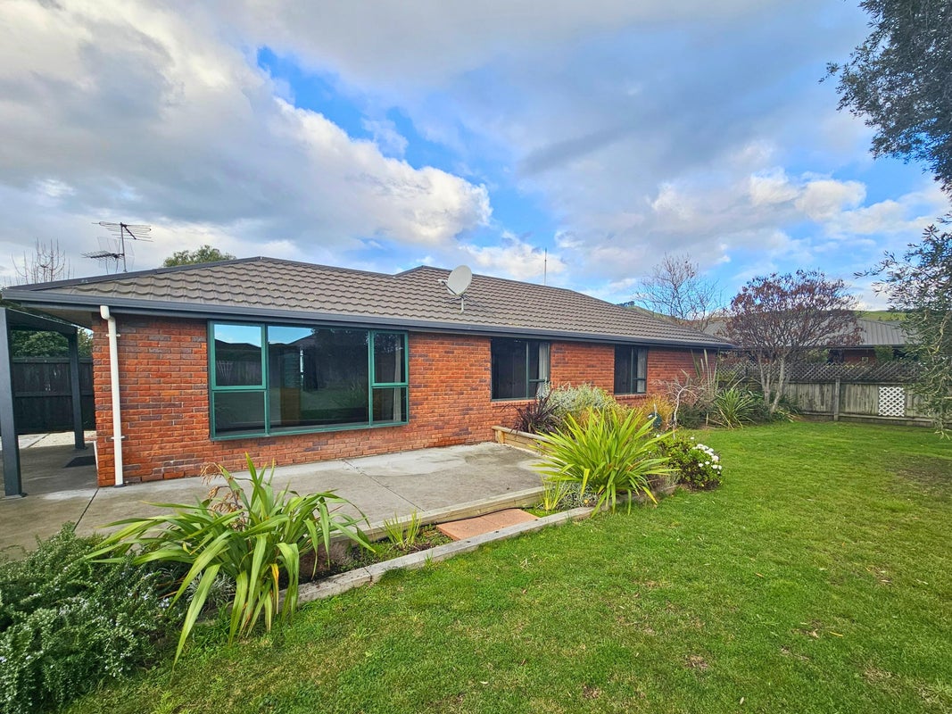 14 Cedar Grove, Witherlea, Blenheim - Carousel 1