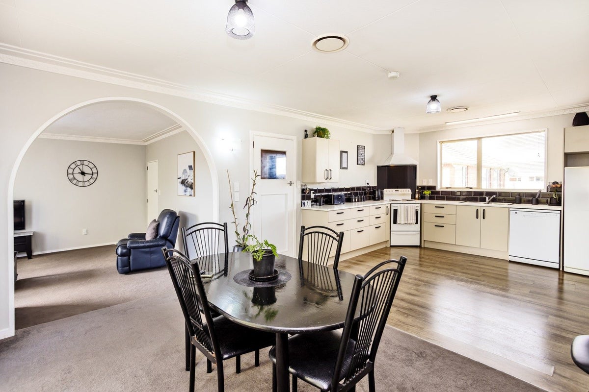 1 Manapouri Street, Strathern, Invercargill - Carousel 2