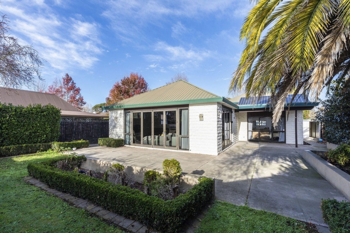 52 Parkstone Avenue, Ilam, Christchurch - Carousel 1