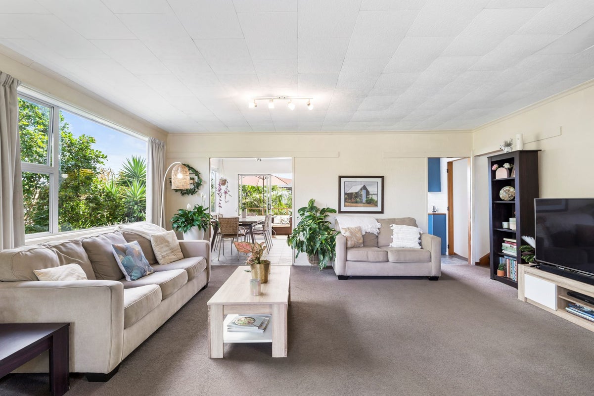 27 Waimai Avenue, Weymouth, Auckland - Carousel 2