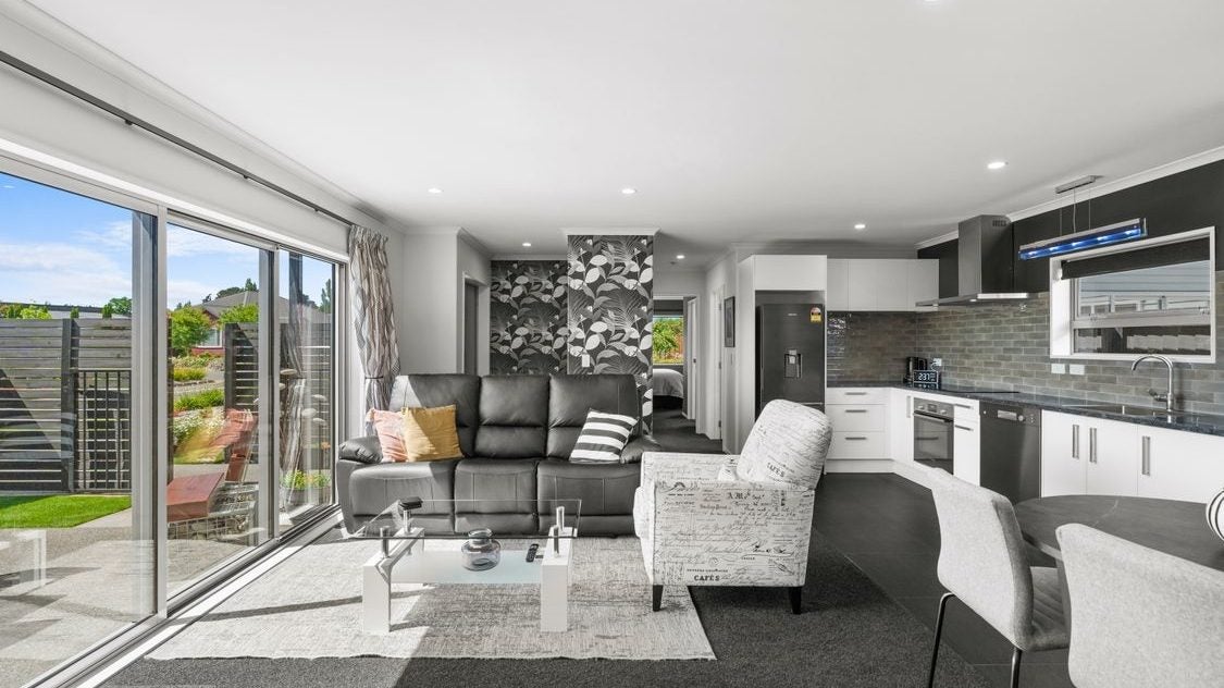 9 Te Whenu Crescent, Marshland, Christchurch - Carousel 1