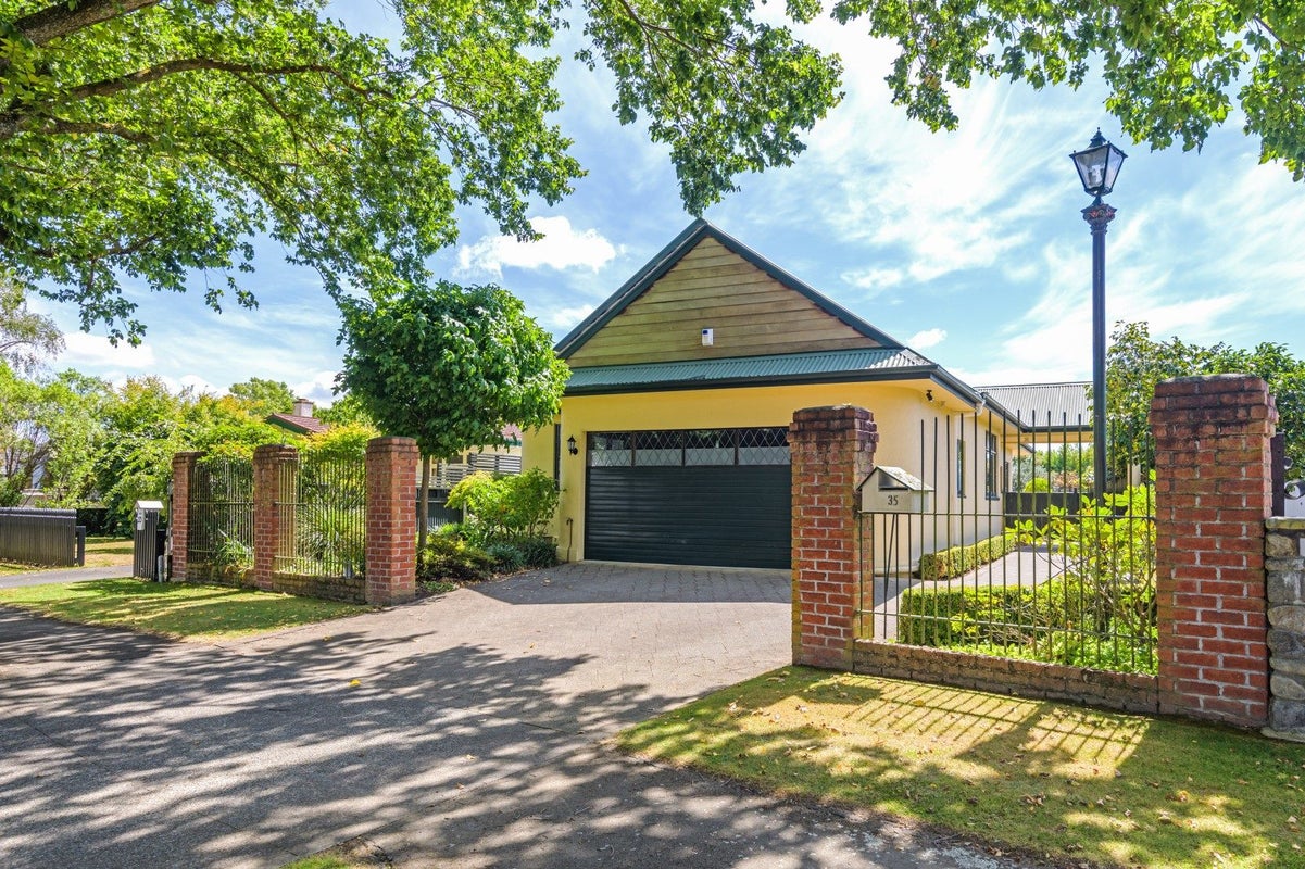 35 Manapouri Crescent, Hokowhitu, Palmerston North - Carousel 20